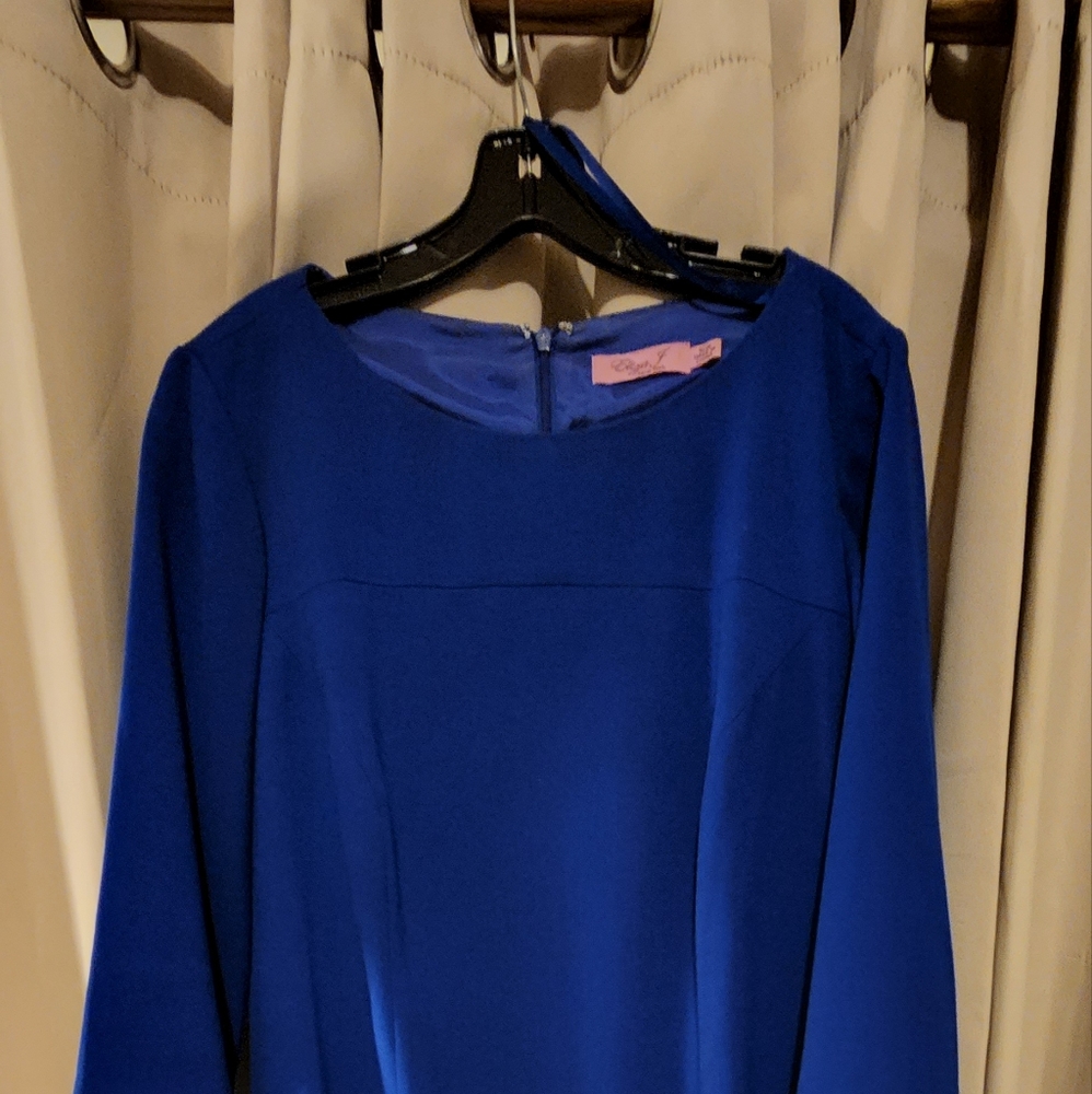 Eliza J knee length, ponte, cobalt blue shift dress with pockets!